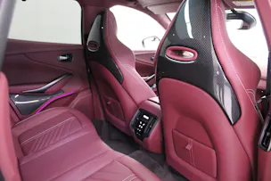 ASTON MARTIN DBX 4.0 V8 707