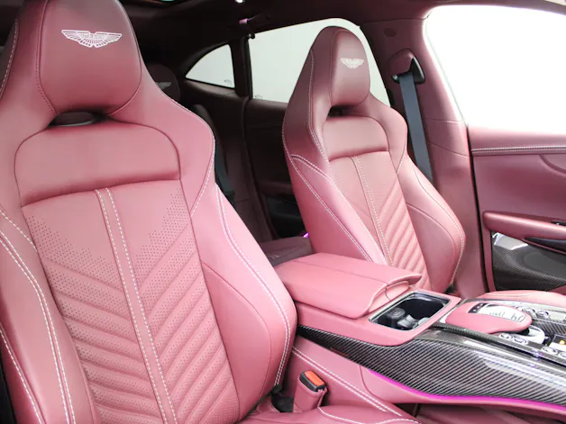 ASTON MARTIN DBX 4.0 V8 707