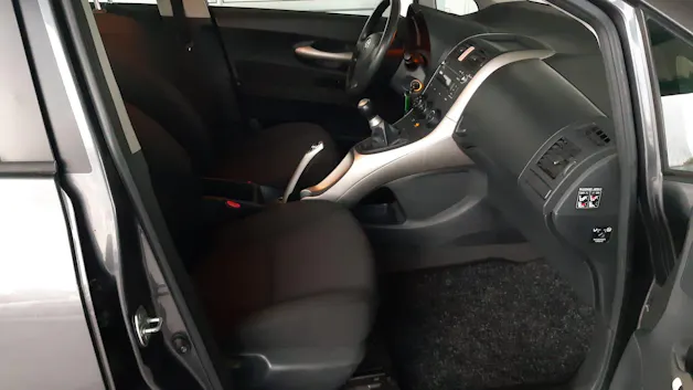 Toyota Auris 1.4 D-4D Linea Luna