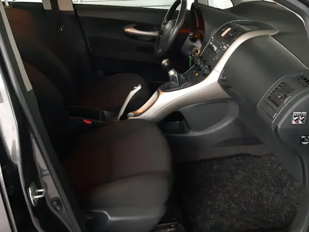 Toyota Auris 1.4 D-4D Linea Luna