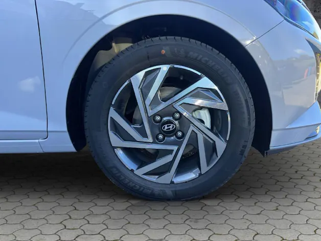 HYUNDAI i20 1.0 T-GDi Amplia