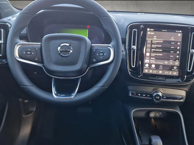 VOLVO EX40 Twin Black Edition AWD