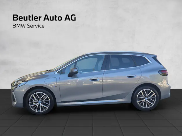 BMW 2er Reihe U06 Active Tourer 225e xDrive paddles