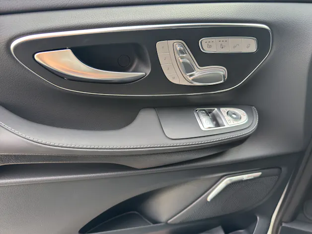MERCEDES-BENZ V 300 Exclusive AMG Line L - Benzinmotor