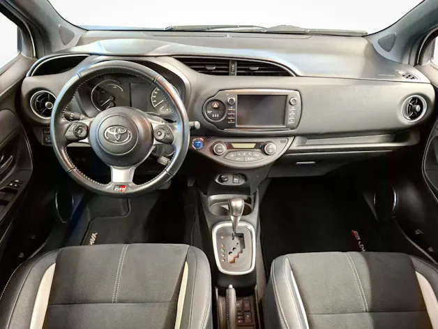 Toyota Yaris 1.5 VVT-i HSD GR-S