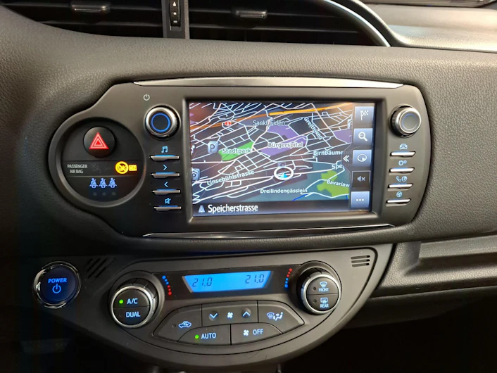 Fahrzeugbild TOYOTA YARIS