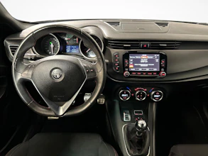 https://vehicle.imgix.net/4494464/42c1ce0e-9b61-4274-93a8-28338770380c.jpg