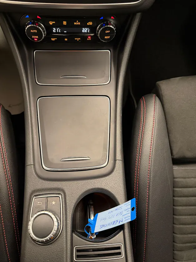 MERCEDES-BENZ GLA-Klasse X156 GLA 220 AMG Line 4m
