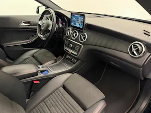 MERCEDES-BENZ GLA-Klasse X156 GLA 220 AMG Line 4m
