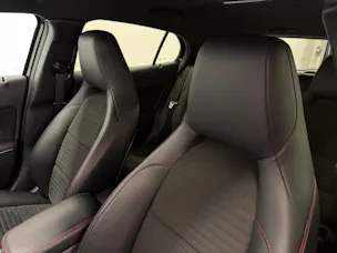 MERCEDES-BENZ GLA-Klasse X156 GLA 220 AMG Line 4m