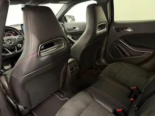 MERCEDES-BENZ GLA-Klasse X156 GLA 220 AMG Line 4m
