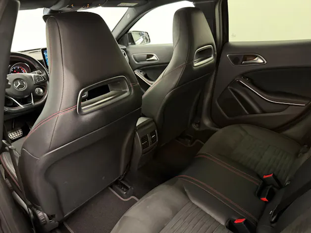 MERCEDES-BENZ GLA-Klasse X156 GLA 220 AMG Line 4m
