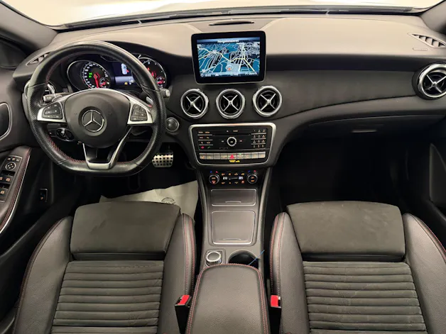 MERCEDES-BENZ GLA-Klasse X156 GLA 220 AMG Line 4m