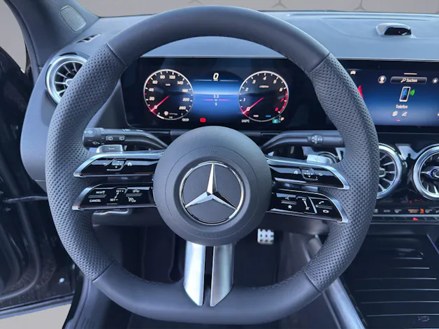 MERCEDES-BENZ 200 Night Star AMG Line
