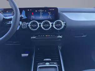 MERCEDES-BENZ 200 Night Star AMG Line