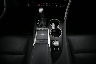 https://vehicle.imgix.net/4494789/0ab66279-1170-45e7-809b-a6ccf7f76e6b.jpg
