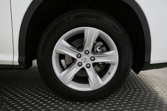 https://vehicle.imgix.net/4494789/9554d924-cbf0-4fc3-829f-97f89152898f.jpg