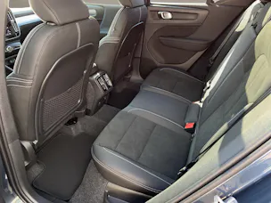 VOLVO XC40 2.0 B3 MH Plus Dark