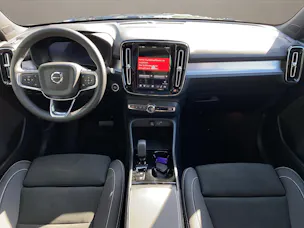 VOLVO XC40 2.0 B3 MH Plus Dark