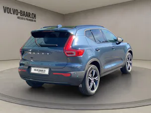 VOLVO XC40 2.0 B3 MH Plus Dark