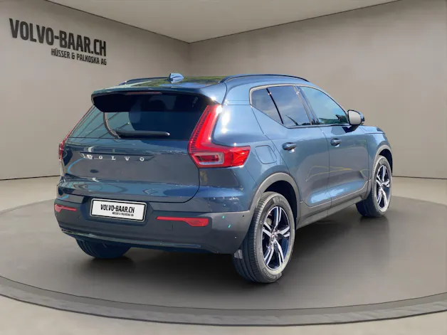 VOLVO XC40 2.0 B3 MH Plus Dark