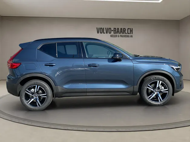 VOLVO XC40 2.0 B3 MH Plus Dark