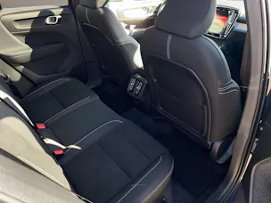 VOLVO XC40 2.0 B3 MH Plus Dark