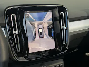 VOLVO XC40 2.0 B3 MH Plus Dark