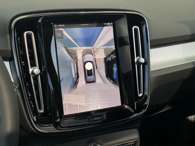 VOLVO XC40 2.0 B3 MH Plus Dark