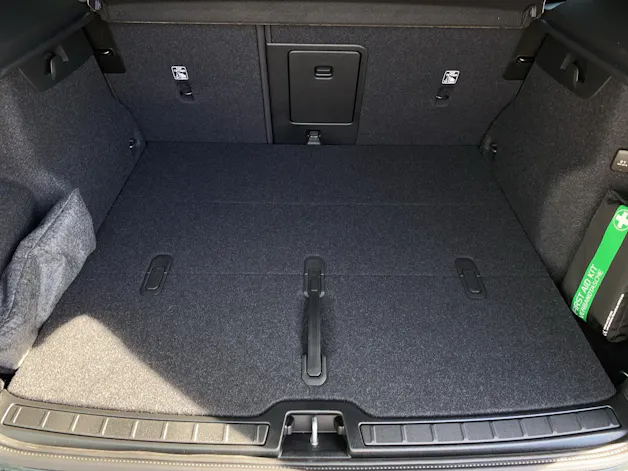 VOLVO XC40 2.0 B3 MH Plus Dark