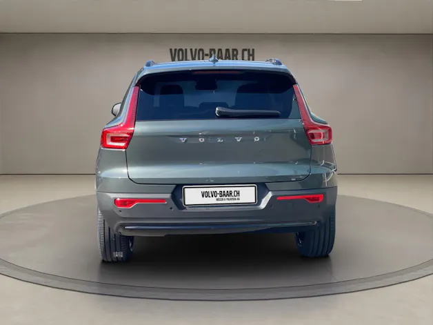 VOLVO XC40 2.0 B3 MH Plus Dark