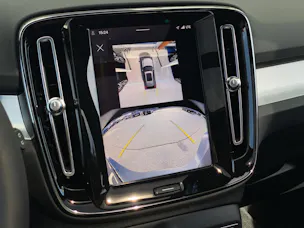 VOLVO XC40 2.0 B3 MH Plus Dark