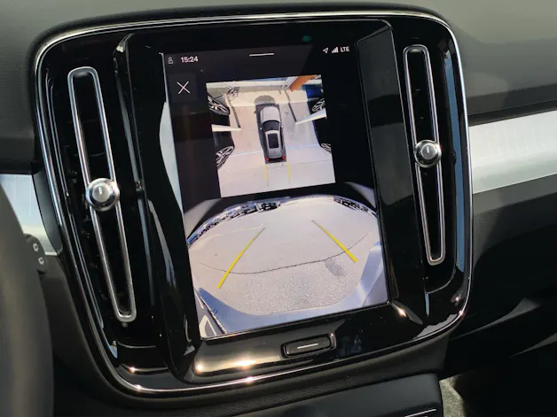 VOLVO XC40 2.0 B3 MH Plus Dark