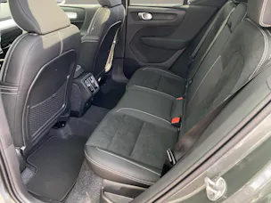 VOLVO XC40 2.0 B3 MH Plus Dark