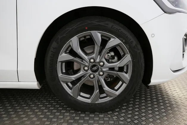 FORD Focus 1.0i EcoB Hybrid 155 ST-Line