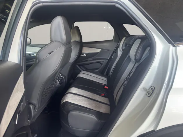 PEUGEOT 3008 1.6 Plug-in 300 PS Hybrid4 GT AWD