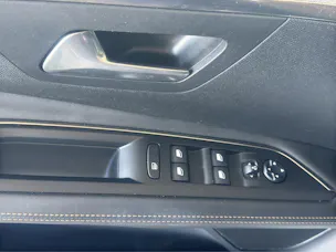 PEUGEOT 3008 1.6 Plug-in 300 PS Hybrid4 GT AWD
