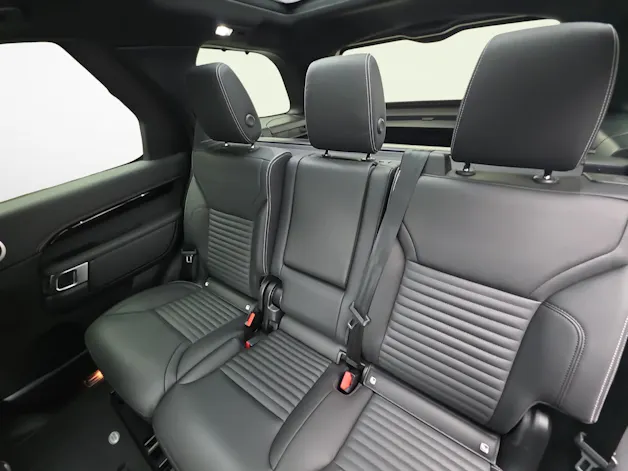Land Rover Discovery 3.0 D I6 300 R-Dynamic SE