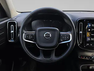 VOLVO XC40 2.0 D4 Momentum AWD
