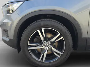 VOLVO XC40 2.0 D4 Momentum AWD