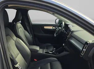 VOLVO XC40 2.0 D4 Momentum AWD