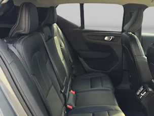 VOLVO XC40 2.0 D4 Momentum AWD