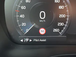 VOLVO XC40 2.0 D4 Momentum AWD