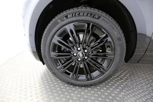 Fahrzeugbild LAND ROVER Range Rover Evoque 1.5 T 270e Hoxton Edition