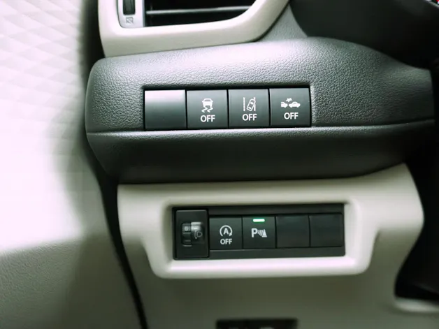 Suzuki Swift 1.2 Sakura Hybrid