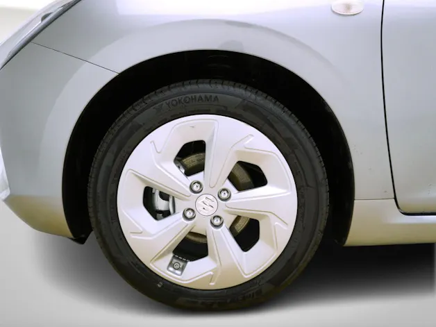 Suzuki Swift 1.2 Sakura Hybrid