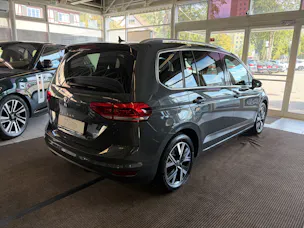 VW Touran 2.0 TDI BlueMotion Highline DSG | CH | AHK | LED | Navi | Kessy | DCC |