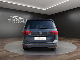 VW Touran 2.0 TDI BlueMotion Highline DSG | CH | AHK | LED | Navi | Kessy | DCC |