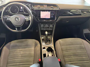 VW Touran 2.0 TDI BlueMotion Highline DSG | CH | AHK | LED | Navi | Kessy | DCC |