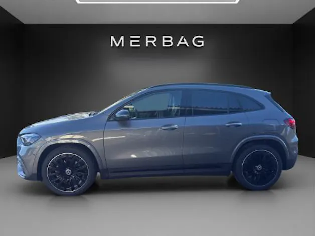 MERCEDES-BENZ GLA 200 Night Star 7G-D